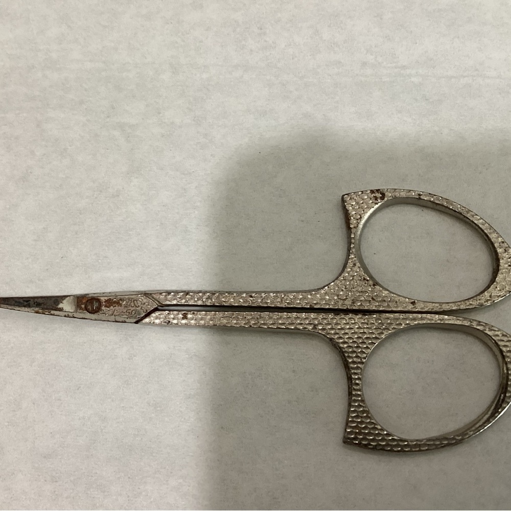 . La Cross Victorian Antique cuticle scissors ornate textured, Beautiful, 3”s